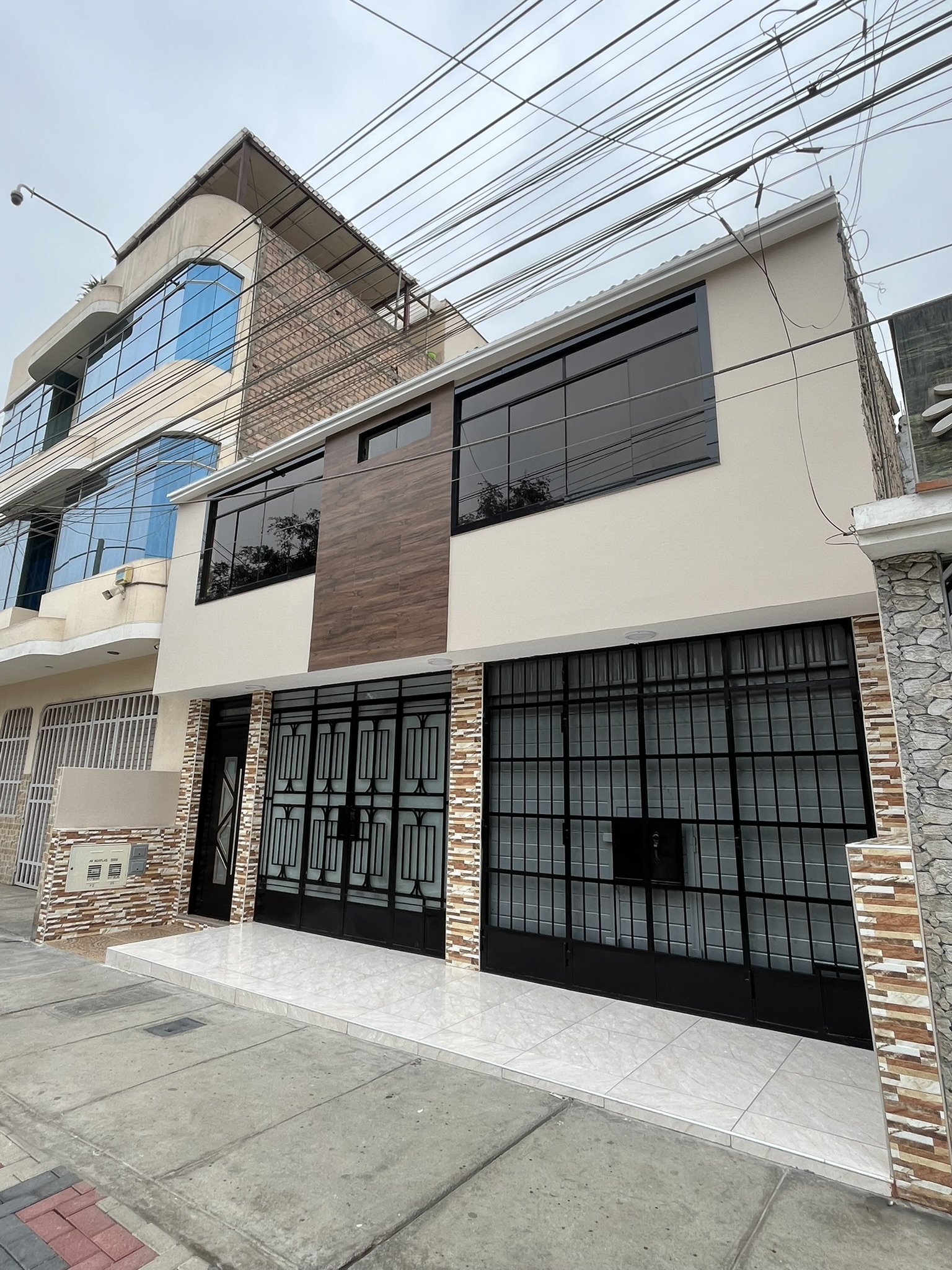 Alquiler de Departamento en Los Olivos – 2do Piso – Av. Huaylas